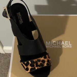 Michael Kors sandal/ New